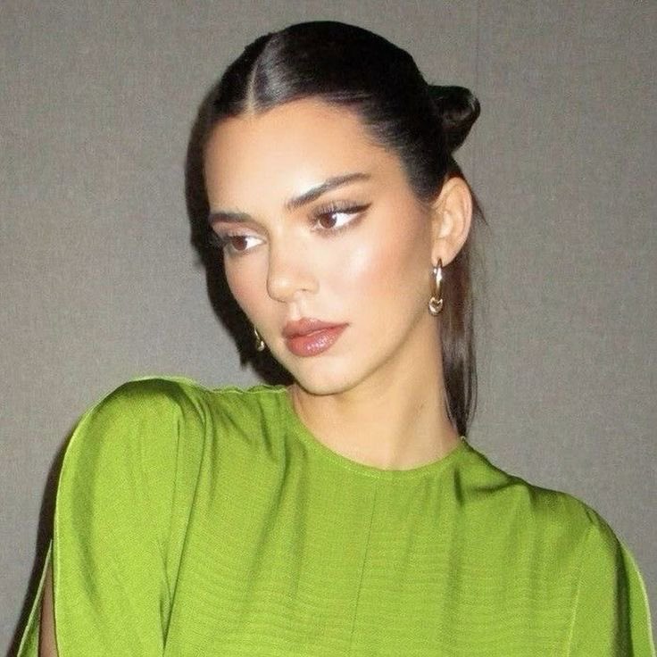yslgirlx's tweet photo. Kendall Jenner https://t.co/x3cTt1Vjzz