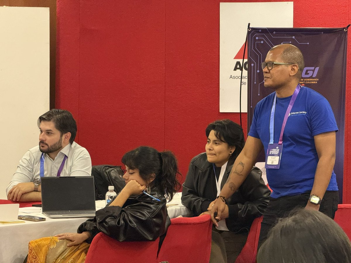 fgicolombia's tweet photo. Paralelamente, la Escuela Colombiana de Gobernanza de Internet inició su mañana con diálogos sobre autonomía indígena y experiencias digitales LGBTIQ+, junto a Wikimedistas Wayúu e Hiperderecho. ¡Diversas voces para pensar internet!
#FGIColombia2026 https://t.co/bSqiBXuFGN