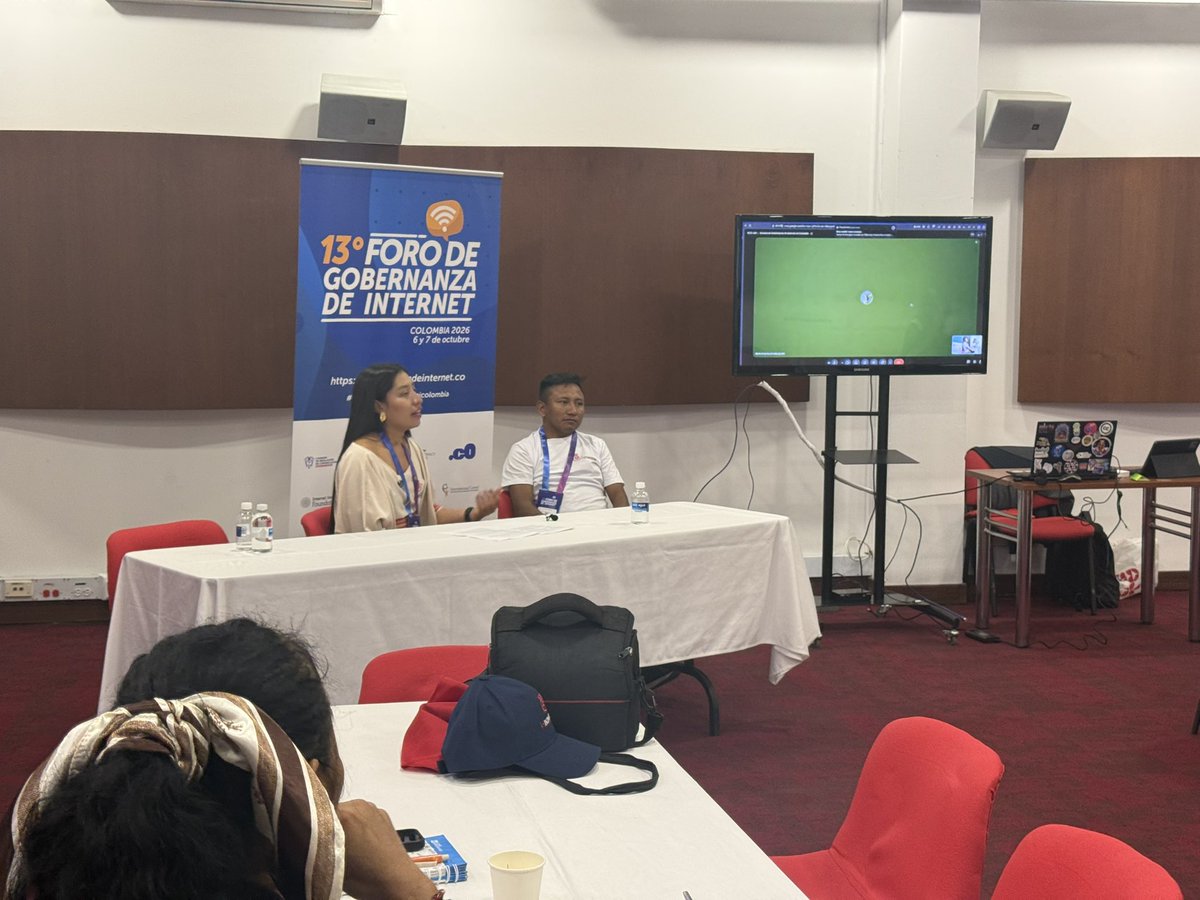 fgicolombia's tweet photo. Paralelamente, la Escuela Colombiana de Gobernanza de Internet inició su mañana con diálogos sobre autonomía indígena y experiencias digitales LGBTIQ+, junto a Wikimedistas Wayúu e Hiperderecho. ¡Diversas voces para pensar internet!
#FGIColombia2026 https://t.co/bSqiBXuFGN