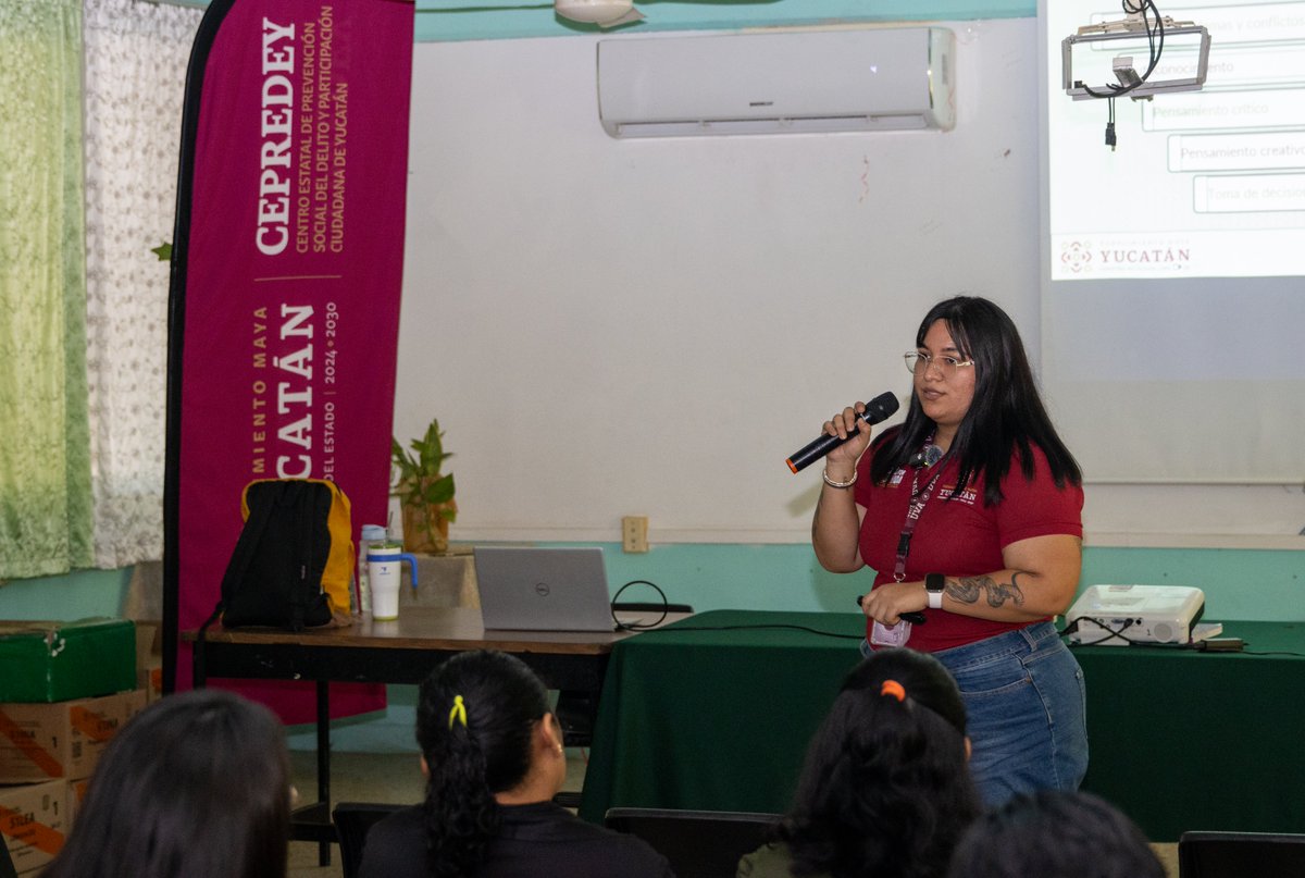cepredey's tweet photo. En Motul, compartimos la plática Habilidades para la Vida con madres y padres de familia de las y los estudiantes que participan en el Modelo KAAB, en la Secundaria Técnica No. 21 “Agustín Franco Villanueva”. 🐝 https://t.co/cYMcYqpbRf