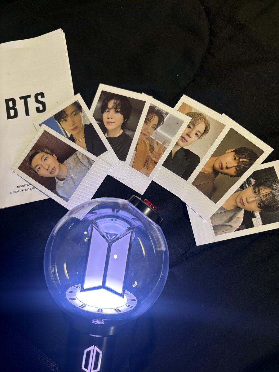 learsan's tweet photo. Armys estou vendendo duas réplicas da ArmyBomb ver. 4

Comprei pensando que eram originais mas não consegui conectá-las ao borawave. Elas se conectam ao aplicativo oficial e é possível fazer a troca de cores normalmente.

Valor: R$ 250

+ Info pela dm 💜 https://t.co/i7p0Y9ohuP
