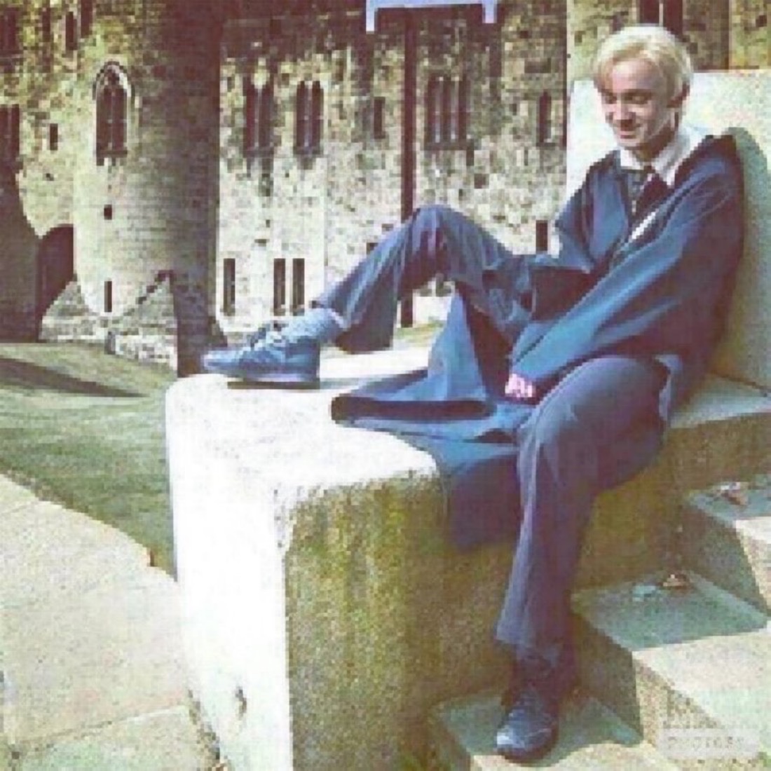TheDailyHPotter's tweet photo. Draco chillin' 😎 https://t.co/TDCHL0NVgV