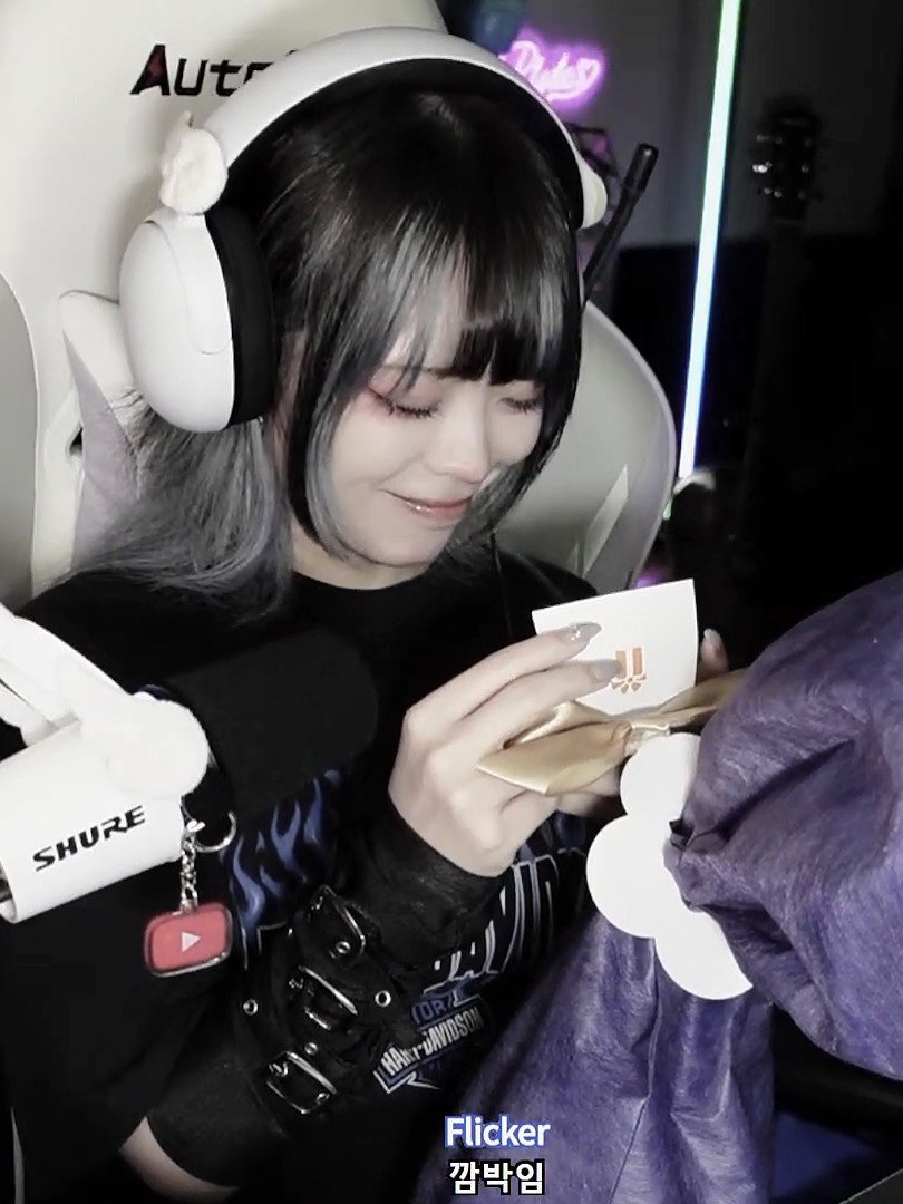SNA_816's tweet photo. りーちゃんがプレゼントを喜んでくれた🥰
嬉しかった🥰
#りーしあ #推し活 #STREAMER 
@YTch_Rixia https://t.co/hBJa2MunZI