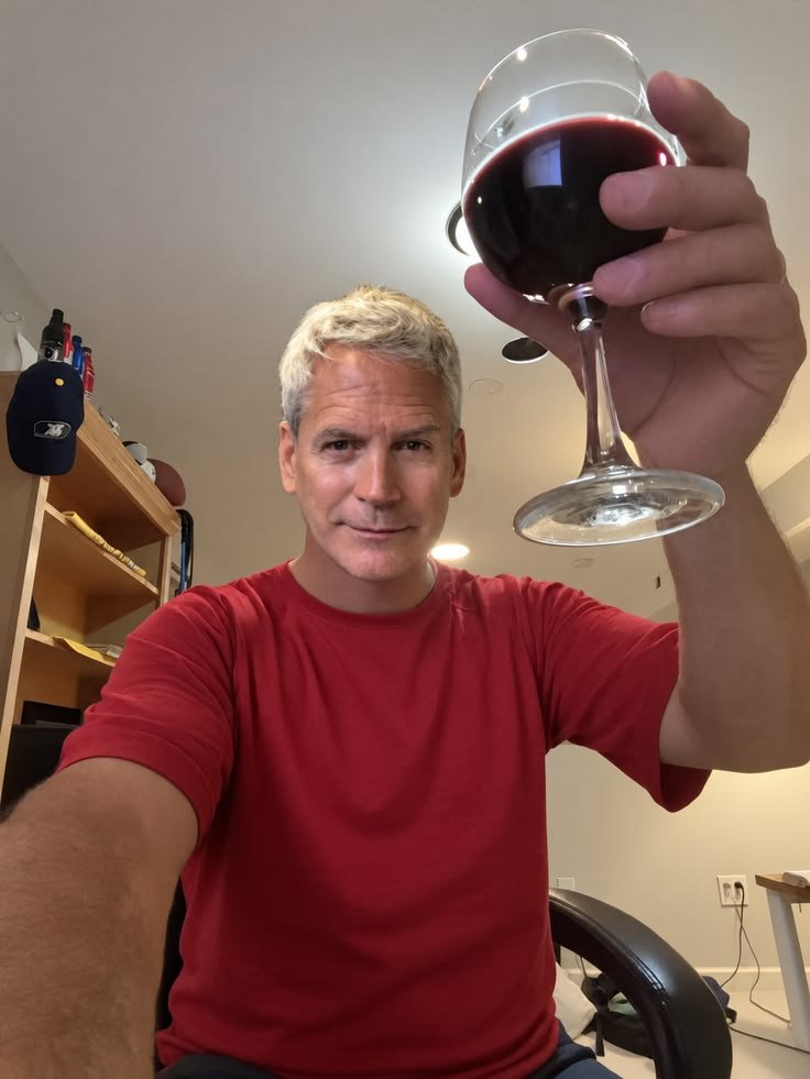 MerilynNel42675's tweet photo. Cheers🥂 https://t.co/TAvc3qgCie