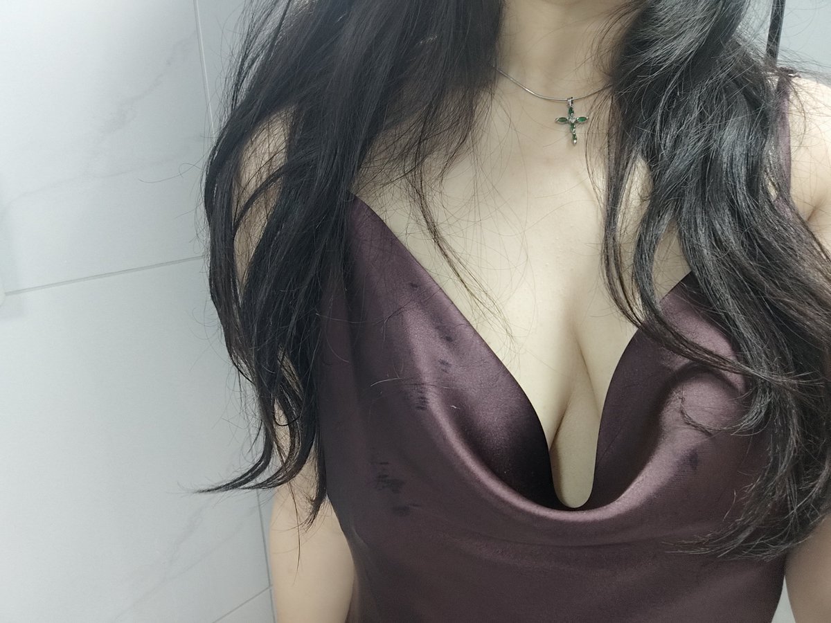 Zringo0506's tweet photo. these fits are way too much for me...I’ve never even worn them out before 😭 https://t.co/eoxfoIczAR