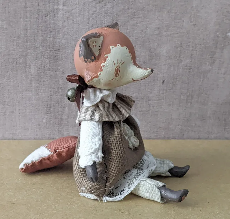 Wynfred1840's tweet photo. red foxes inspired ;
experimental one sitting &amp; one with usual person-silhouetted body&amp;gown
for sale , with in shop, if interested
thank you
made oktober 2026. https://t.co/5ckmC0PCoe
