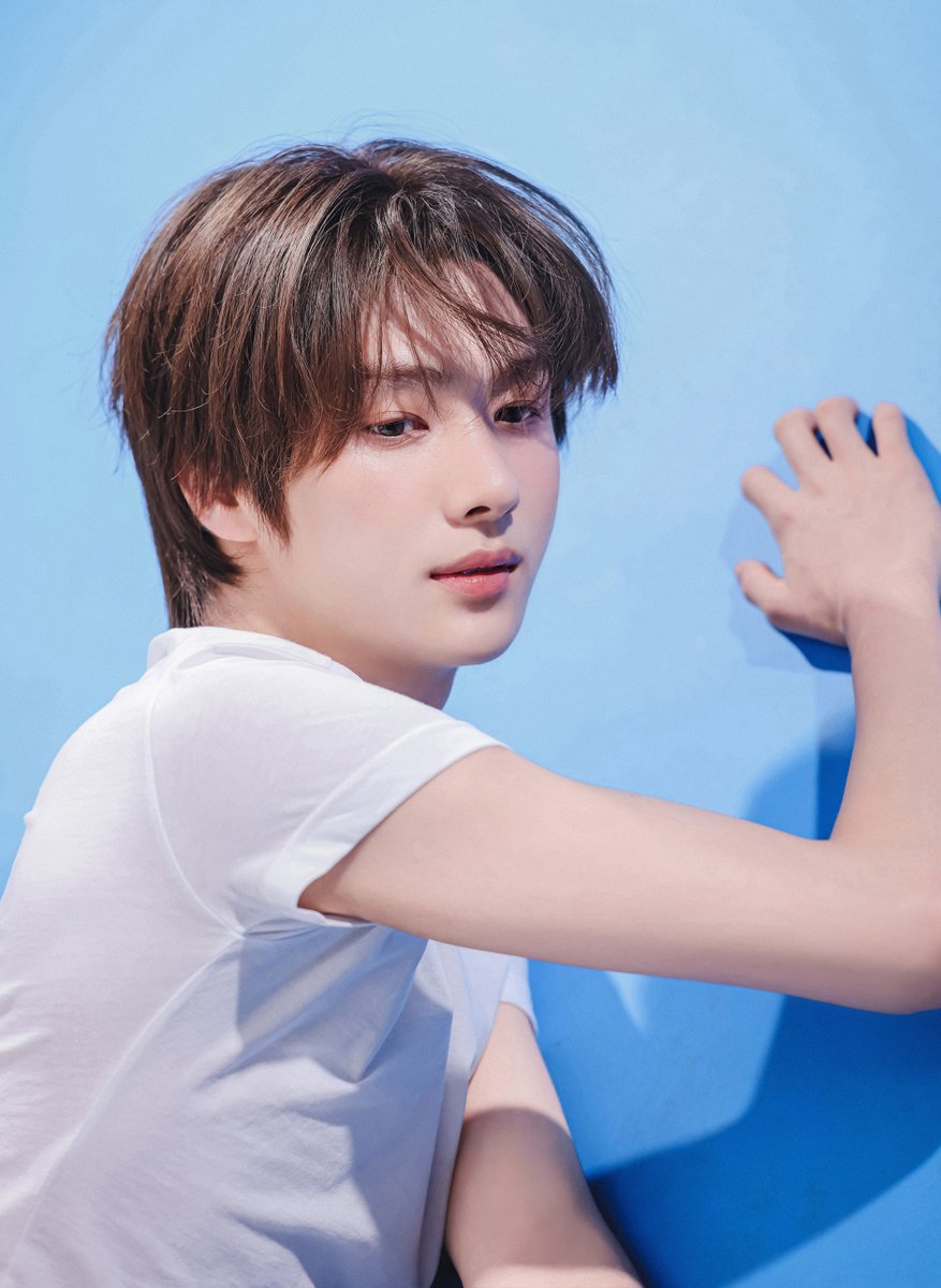 chunloversclub's tweet photo. 이 사진에서 엄청 이때 느껴짐
흰색겨끼니티 입을때마다 존나 죄짓는 기분 드는거 정상인가 https://t.co/3shrAfboAl
