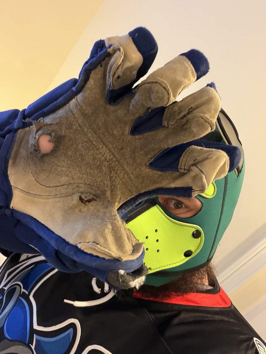 JockLoverDak's tweet photo. You want to Sniff my glove? I’ve only cummed on it a few times. https://t.co/XtRyTi0aVX