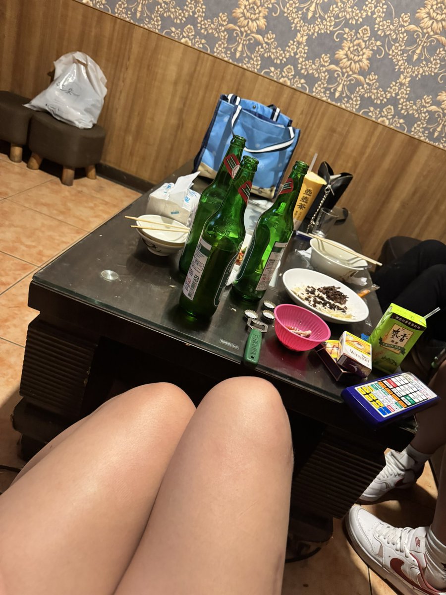 Zhen1103_'s tweet photo. 當個坐實自己是酒鬼的除毛師 https://t.co/Mk94b4JFFj