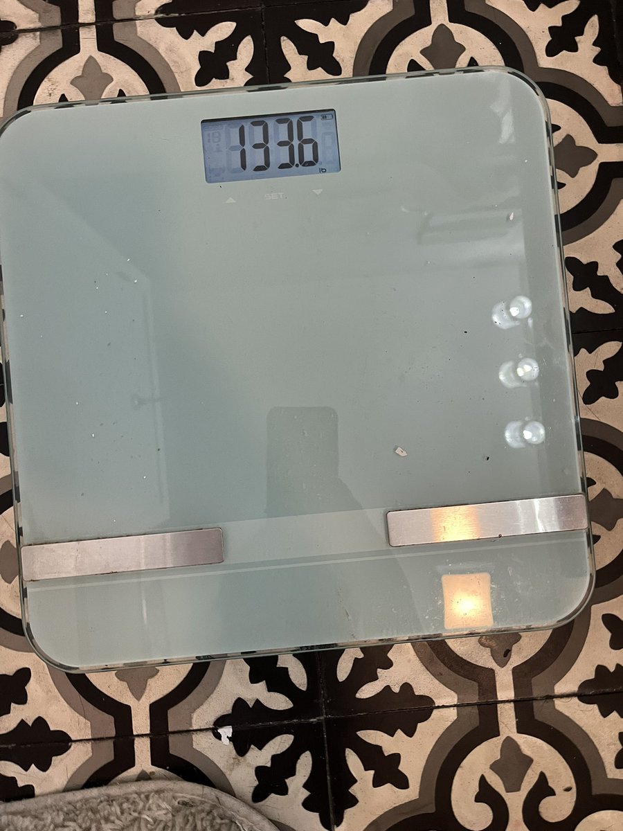 death_wish707's tweet photo. so even though in binged yesterday i lowkey still lost weight somehow??? not complaining.. im officially the lowest i’ve been all year!! https://t.co/dFxxMzpbNr