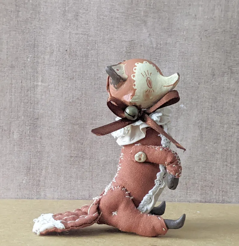 Wynfred1840's tweet photo. red foxes inspired ;
experimental one sitting &amp; one with usual person-silhouetted body&amp;gown
for sale , with in shop, if interested
thank you
made oktober 2026. https://t.co/5ckmC0PCoe