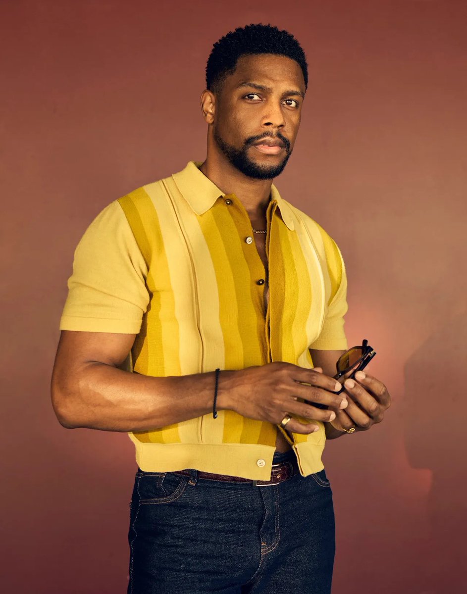 FilmUpdates's tweet photo. Vincent Jamal Hooper photographed by Sumner Dilworth for Teen Vogue https://t.co/LGxB3ovUmC