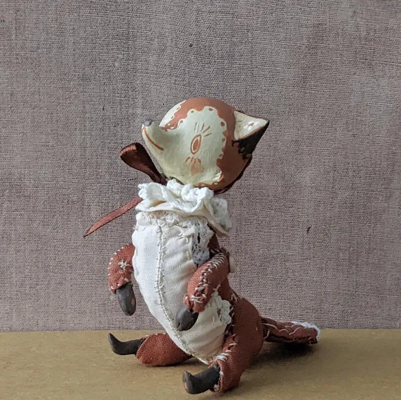 Wynfred1840's tweet photo. red foxes inspired ;
experimental one sitting &amp; one with usual person-silhouetted body&amp;gown
for sale , with in shop, if interested
thank you
made oktober 2026. https://t.co/5ckmC0PCoe