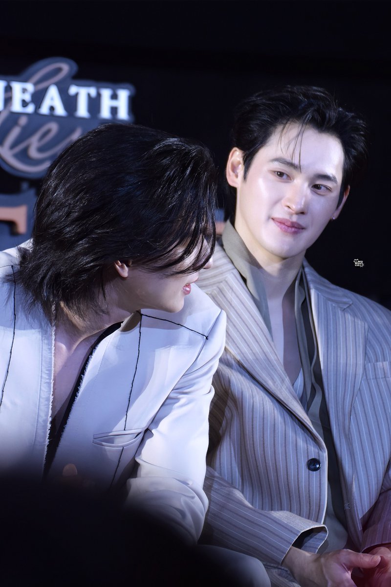 9lx97's tweet photo. คุณคงไม่ได้สังเกต https://t.co/KG3TcS8sM7