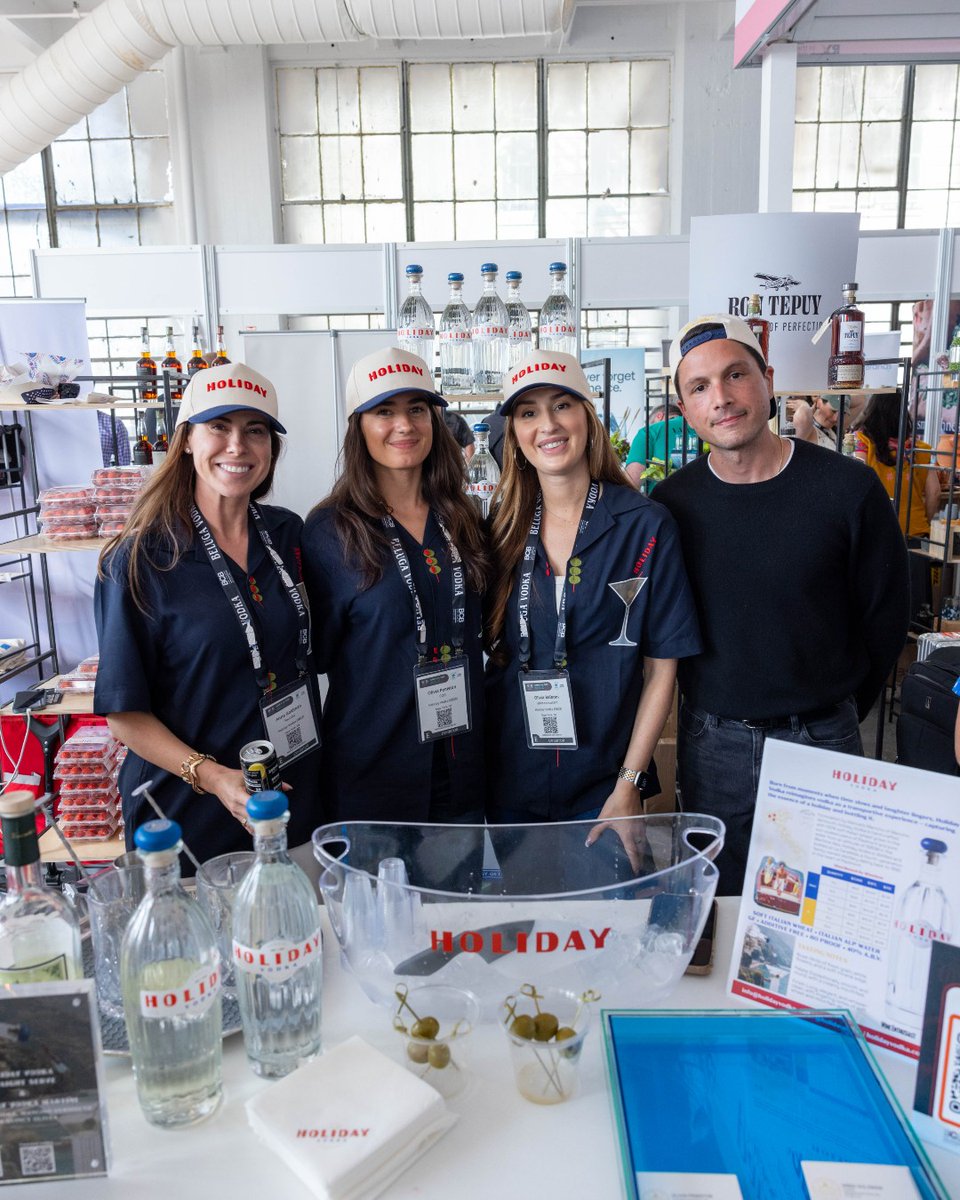 bcbrooklyn's tweet photo. BCB Brooklyn is where the craft spirit and bar community comes together to connect, taste, and build the future of hospitality!

Who will you meet on the show floor?
✨ Bartenders
✨ F&amp;B Managers
✨ Bar &amp; Restaurant Owners
✨ Beverage Directors
✨ Importers &amp; Distributors https://t.co/gYfkkYkch5