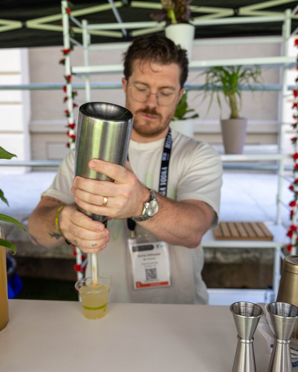 bcbrooklyn's tweet photo. BCB Brooklyn is where the craft spirit and bar community comes together to connect, taste, and build the future of hospitality!

Who will you meet on the show floor?
✨ Bartenders
✨ F&amp;B Managers
✨ Bar &amp; Restaurant Owners
✨ Beverage Directors
✨ Importers &amp; Distributors https://t.co/gYfkkYkch5