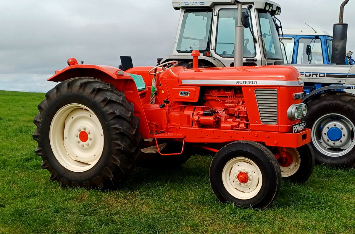 BulldogBDX's tweet photo. Tuesday #TractorTuesday https://t.co/xlyFFsN33a