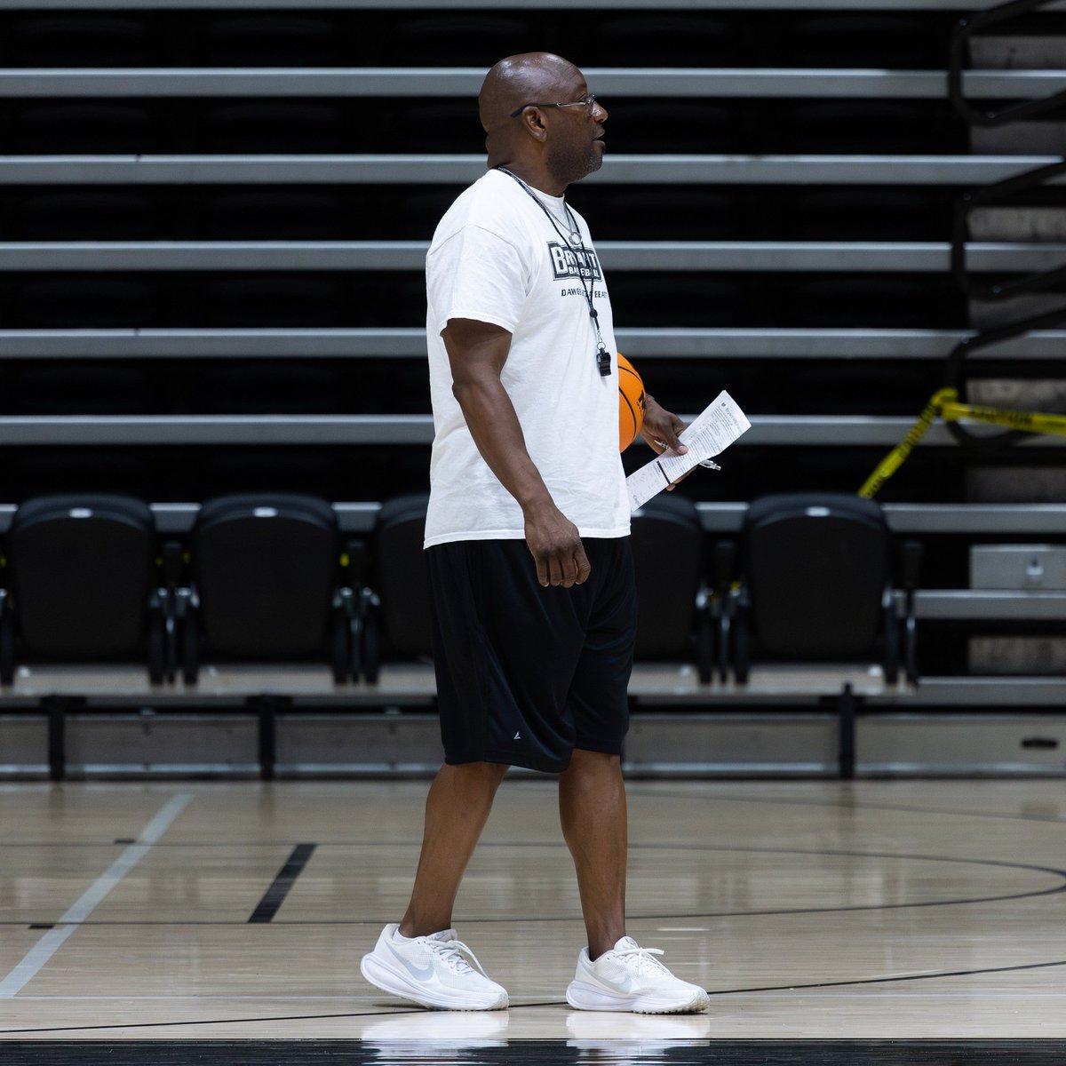 Bryantwbball's tweet photo. Happy National Coaches Day!

#DawgsgottaEEATT https://t.co/IkrACgVTtN