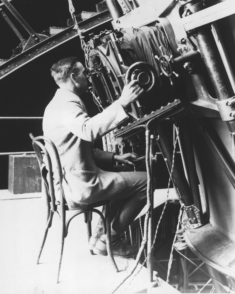 MtWilsonObs's tweet photo. On Oct. 5, 1923, Edwin Hubble began the night at Mount Wilson’s 100-inch telescope that helped reveal a universe beyond the Milky Way. 103 years later, Rep. @RepJudyChu  introduced a resolution designating Oct. 5 as National Beyond the Milky Way Day.
🔗 https://t.co/erw7G2iG8M https://t.co/x3wzhn2ntc