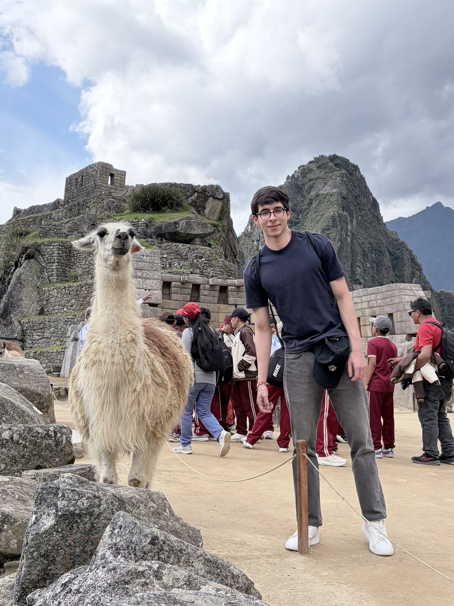 ericvna's tweet photo. Touching grass in Machu Picchu 🇵🇪 https://t.co/KdFUuMndZ8