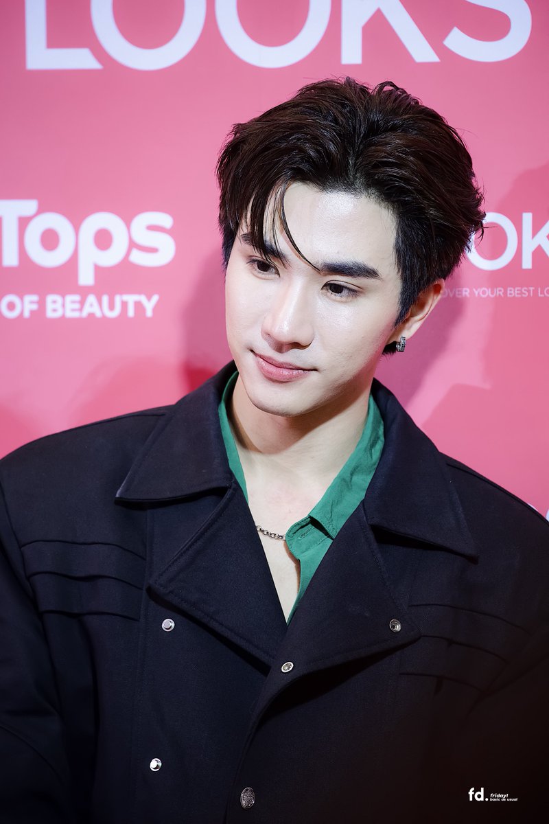 x_fridayy's tweet photo. หล่อมากกกกก 😭🖤✨

PERTH X TOPS OF GOHAIR 
#GOHAIRxPerth 
#PerthTanapon #KDPPE https://t.co/G7nmsx7iIS