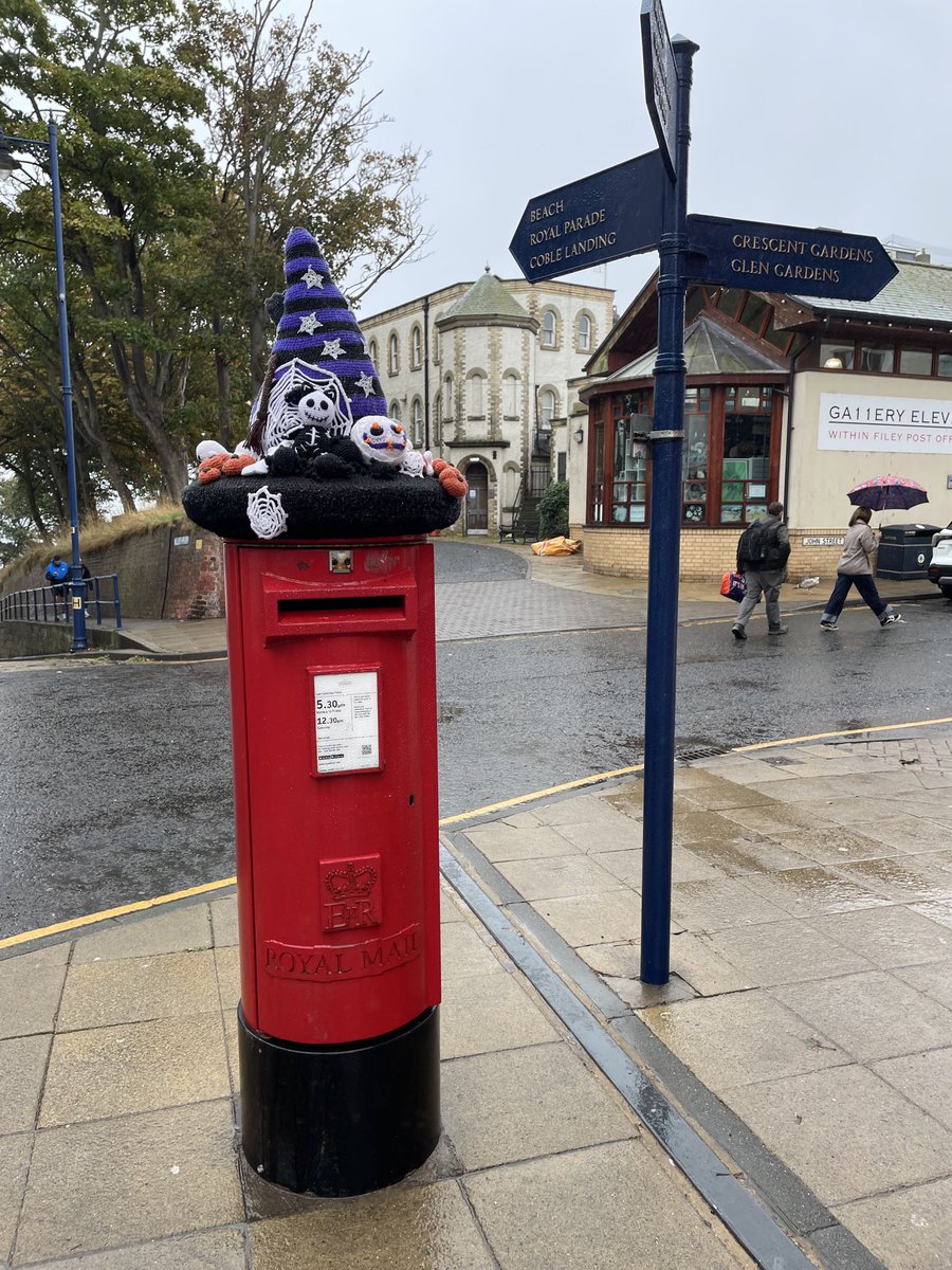 Wendy46516135's tweet photo. Halloween post box Filey 👻 https://t.co/E29TCFQqgt