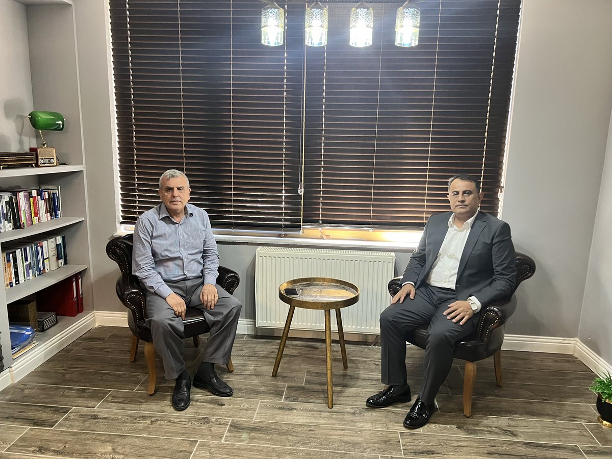 nedimpolat63's tweet photo. Zalim,hain,kibir,
Egolu,kindar,
Merhametsiz bir insan bırakın diğer makamları cumhur reis olsa bile boştur.
Halkın gönlüne taht kurmadıktan sonra gönüllere giremiyorsa boştur.
Bu gün önceki Büyükşehir belediye başkanımızı ziyaret ettim telefonu susmuyor,kapı durmuyor.
İnançlı ve imanlı tertemiz bir duruş.
Rabbim yolunuzu bahtınızı açık etsin inşallah kıymetli insan. @zabeyazgul