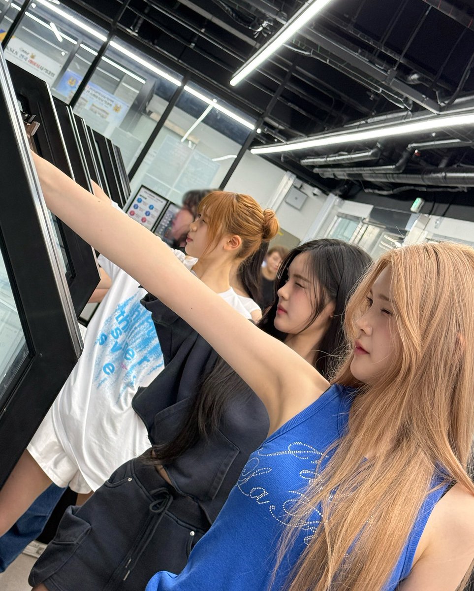 nyaramarchive's tweet photo. 251008 ㅎㅌㅎ 인스타 게시물 #냐람 https://t.co/s8NCPw6qYk
