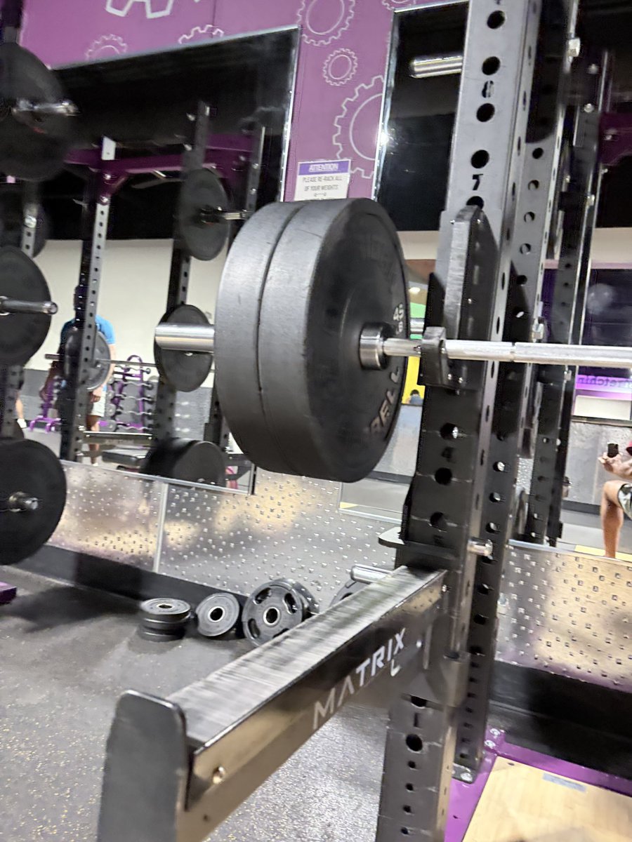 PowerstrokeChad's tweet photo. In the lab #Benching yes that’s 225 yes I’m repping https://t.co/Mqd4otyqJn