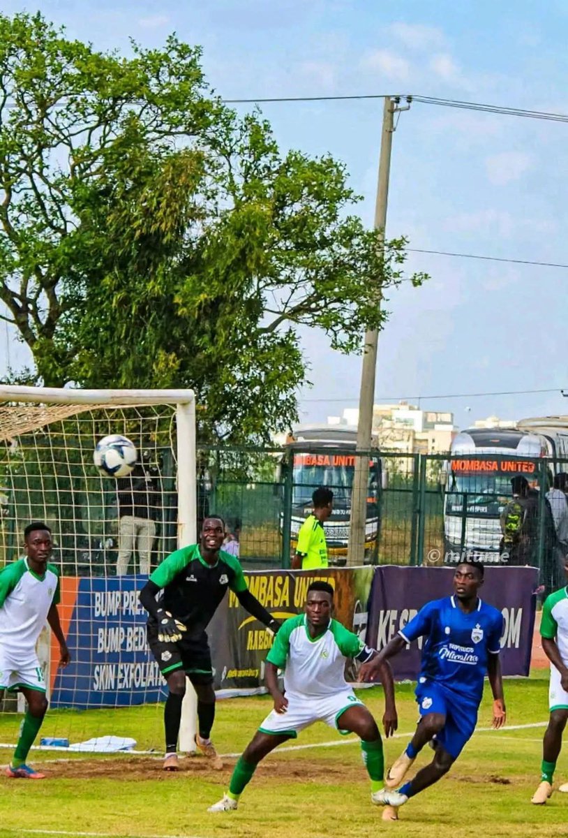 Ombeva_Joseh's tweet photo. The only mistake the referee did was to spot a foul. When will hooliganism end in our football?
#FootballKE https://t.co/maWEUyaFUF