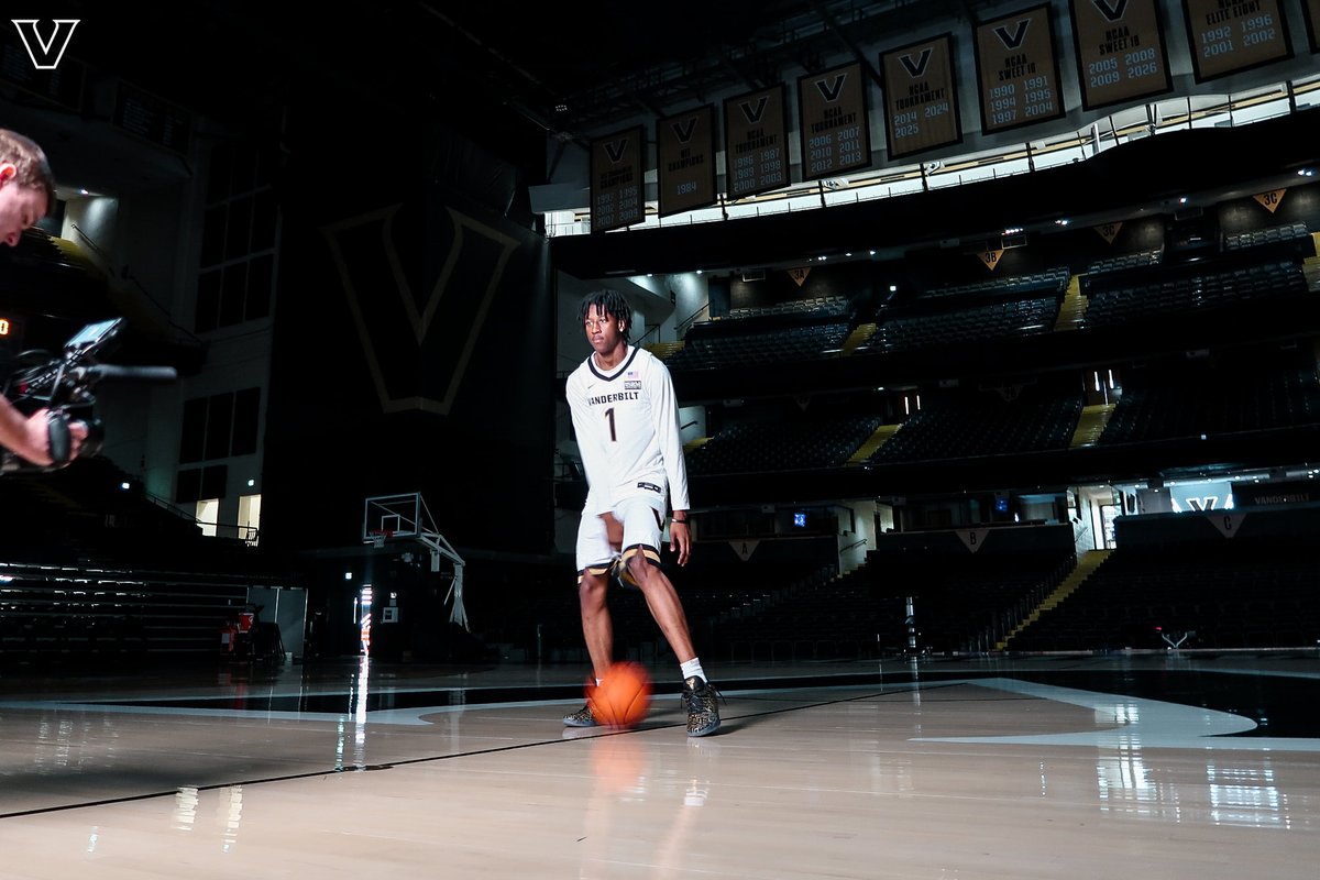 VandyMBB's tweet photo. Sneak peek of media day 👀 https://t.co/exAa5hNZqn