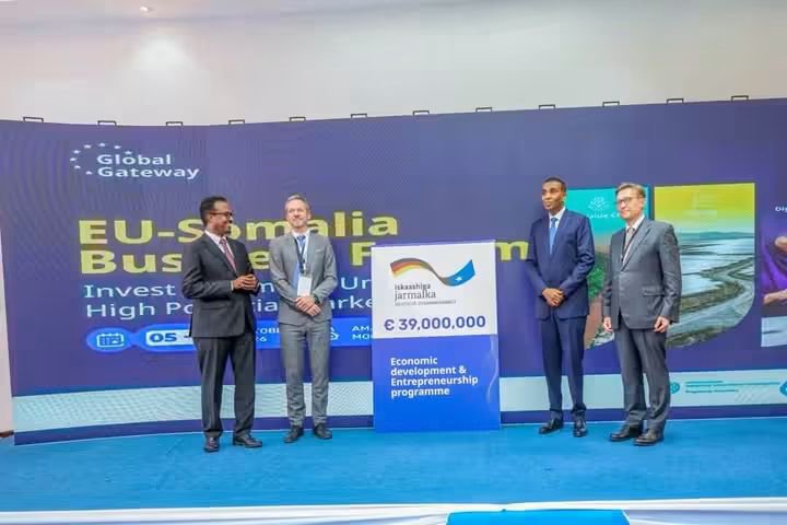 mocisom's tweet photo. 1/3.The EU–Somalia Business Forum 2026 concluded in Mogadishu, with H.E. Prime Minister @HamzaAbdiBarre delivering the closing address &amp;calling on European companies to explore Somalia’s growing investment opportunities &amp; on 🇸🇴 businesses to expand their reach into global markets https://t.co/Qz3YEqSUNP