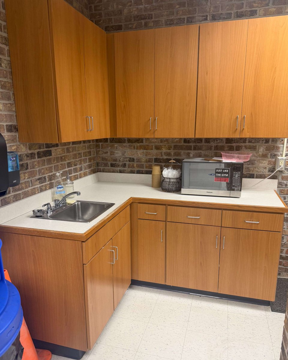 sfccmo's tweet photo. A resource for every Roadrunner. 💙

SFCC’s Food Pantry and Caring Closet is open to all SFCC students and employees. No forms to fill out and no questions asked.

📍South doors of the Library in Yeater Learning Center Room #186

🕢Monday–Thursday: 7:30 a.m.–7:30 p.m.
Friday: 7:30 a.m.–5 p.m.

Financial donations can be made at https://t.co/K5zE9eFNxq. Include “Food Pantry and Caring Closet” in the form’s subject line.

Questions? Contact the SFCC Foundation at (660) 596-7249 or foundation@sfccmo.edu.