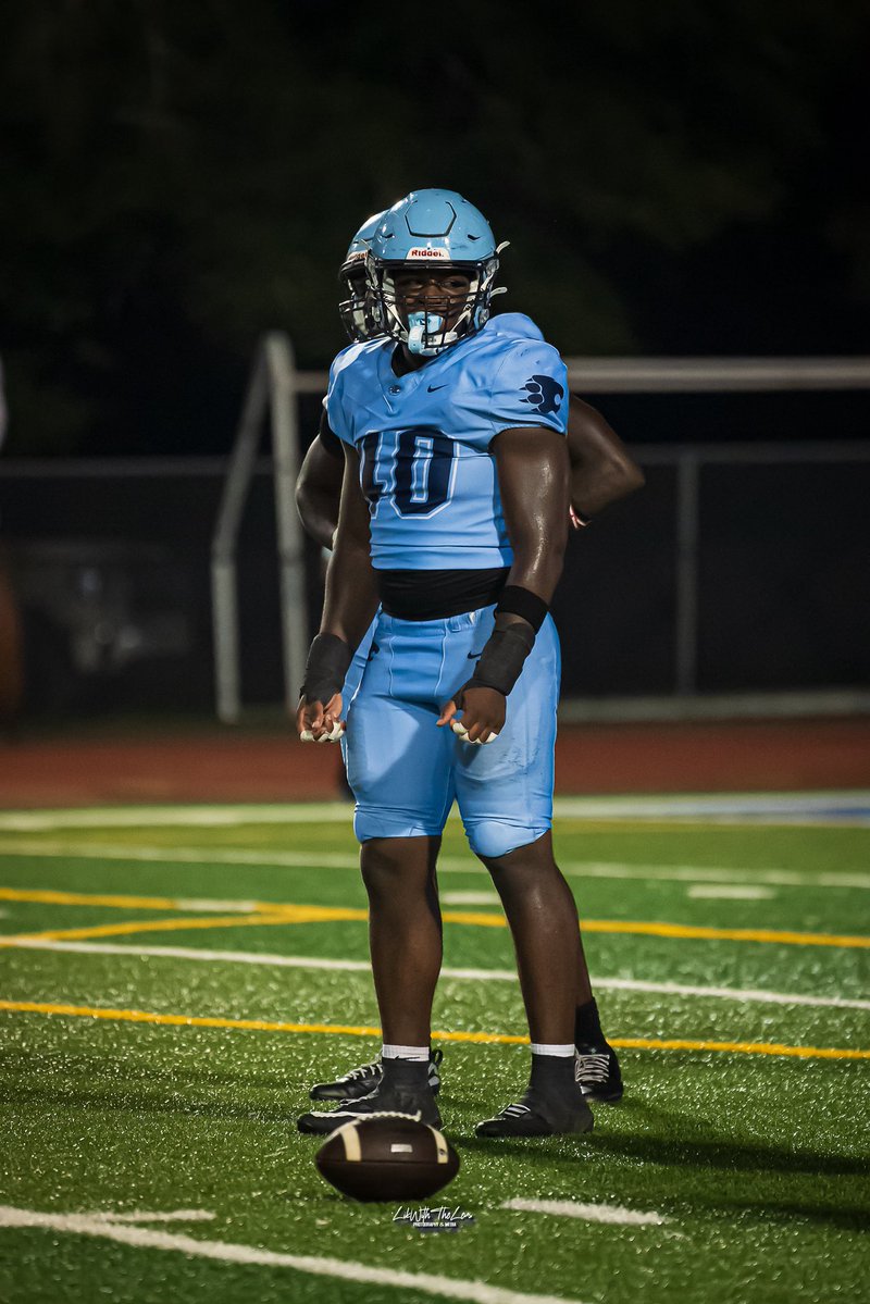 cferdinand_21's tweet photo. 2028 DL that’s well built, has impressive get up, strength and juice. 
6’3 260 and has the frame to easily be 280+ 

@Gideon__t was an unknown half way through his junior season. 

@r1ch2smoo is the next one. Time to uncover the secret… I told y’all in June! https://t.co/Tm5hUXE51F