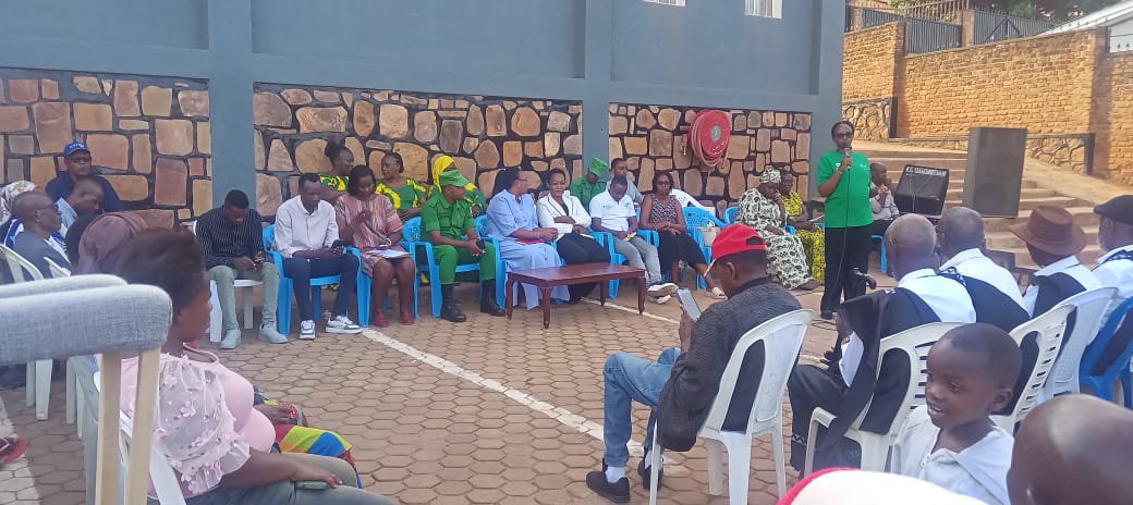 Kimisagara_Sect's tweet photo. None kuwa 06 Ukwakira 2026 mu Murenge wa #Kimisagara habaye inteko z'abaturage zaganiriwemo 
1.Amatora yo kuwa 24/10/2026 ku rwego rw'Umudugudu 
2.Ukwezi kwahariwe umuturage mu igendamigambi
3.Ikiganiro ku bufasha mu by'amategeko cyane itegeko rishya ry'Umuryango @Nyarugenge https://t.co/NTSvUq5tyT