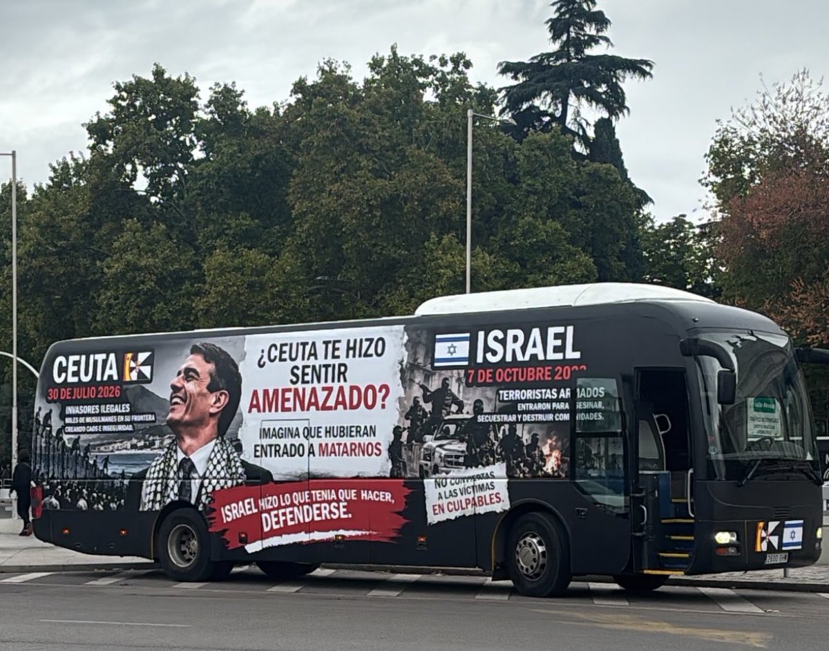 BlueRapsberry_'s tweet photo. La extrema derecha ya no esconde a su amo. Netanyahu está de gira por Madrid en apoyo a VOX.

Su frase estrella ha sido: “El 7 de octubre en Israel su gobierno hizo lo que tenía que hacer defenderlos”. Y encima, hecho con IA. https://t.co/Gy4lpv1gw5