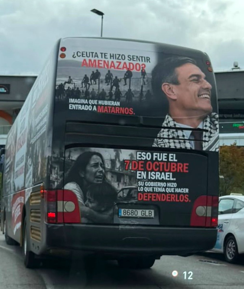 BlueRapsberry_'s tweet photo. La extrema derecha ya no esconde a su amo. Netanyahu está de gira por Madrid en apoyo a VOX.

Su frase estrella ha sido: “El 7 de octubre en Israel su gobierno hizo lo que tenía que hacer defenderlos”. Y encima, hecho con IA. https://t.co/Gy4lpv1gw5