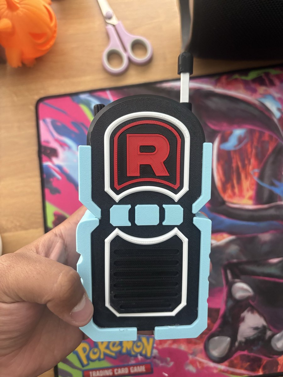 JesseEs14's tweet photo. @CyrusTCG 3d printed a rockets transceiver to hold my dice and coins https://t.co/PQnPxuiodN