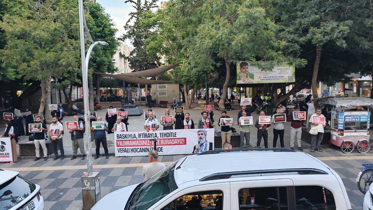 furkanhmersin's tweet photo. DOKUNMA FURKAN’A, DUYURUR DÜNYA’YA!

Furkan Hareketi Mersin olarak Hukuksuz Kararlara ve Baskılara Karşı Meydanlardayız.

📍Mersin 

FurkanHareketi TekYürek
ÖzgürlükIçin Meydandayız
HocamıSerbest Bırakın https://t.co/CXAgESsfgC