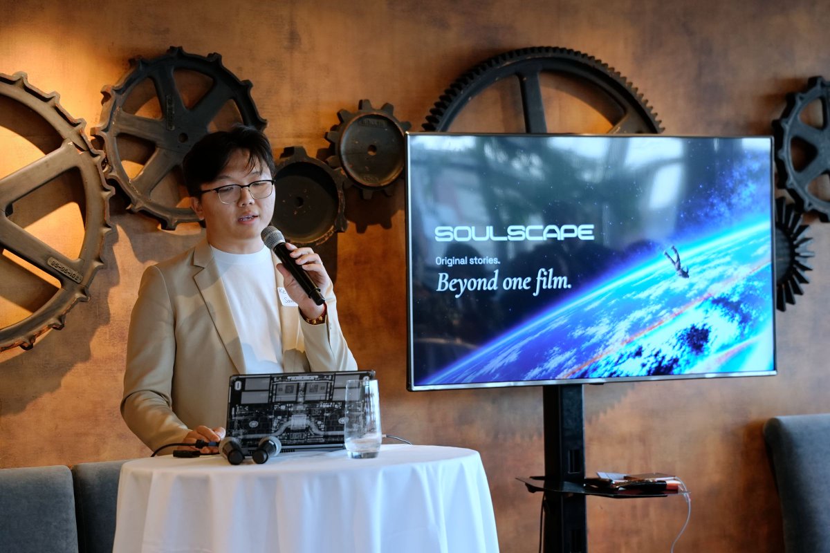 soulscapefilm's tweet photo. A first look at Soulscape Studio.

Last Sunday in SF, 65 filmmakers, founders and industry leaders—including Academy Award, Grammy and Emmy winners—joined The Next Frame, supported by Seedance.

Our next chapter in original storytelling and production. https://t.co/dTu7A33NBZ