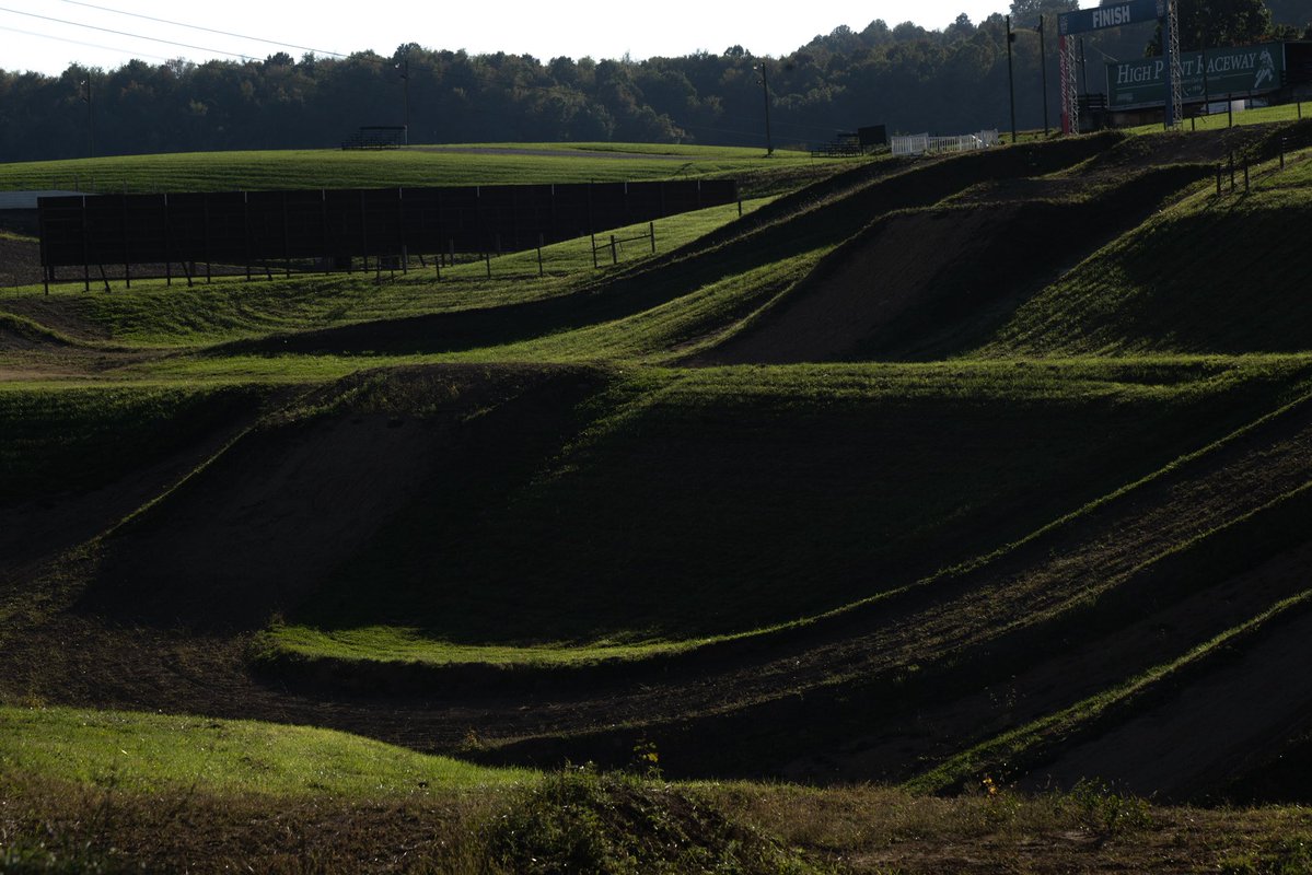 HighPointMX's tweet photo. The Country Club is art 🖼️ 

Are you ready to go racing this weekend at High Point Raceway for the @dayinthedirtouteast ➡️ It’s going to be a fun one 💪 

📸 @mackfaint #HighPointRaceway https://t.co/kfaHuirEUG