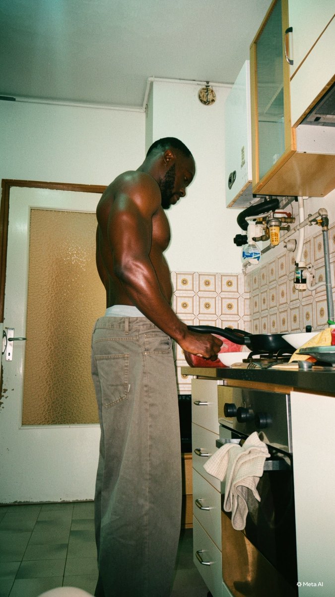 TooHotGio's tweet photo. Consider this a little preview .

#ThirstTrap #SexyMen #HotGuys #BlackMen #MelaninMen #UnderwearModel #MensUnderwear #MaleModel #MalePhysique #MuscleMen #FitMen #GymBody #MensPhysique #ItalianGuy #FitnessItalia https://t.co/MBuBQMMWYE