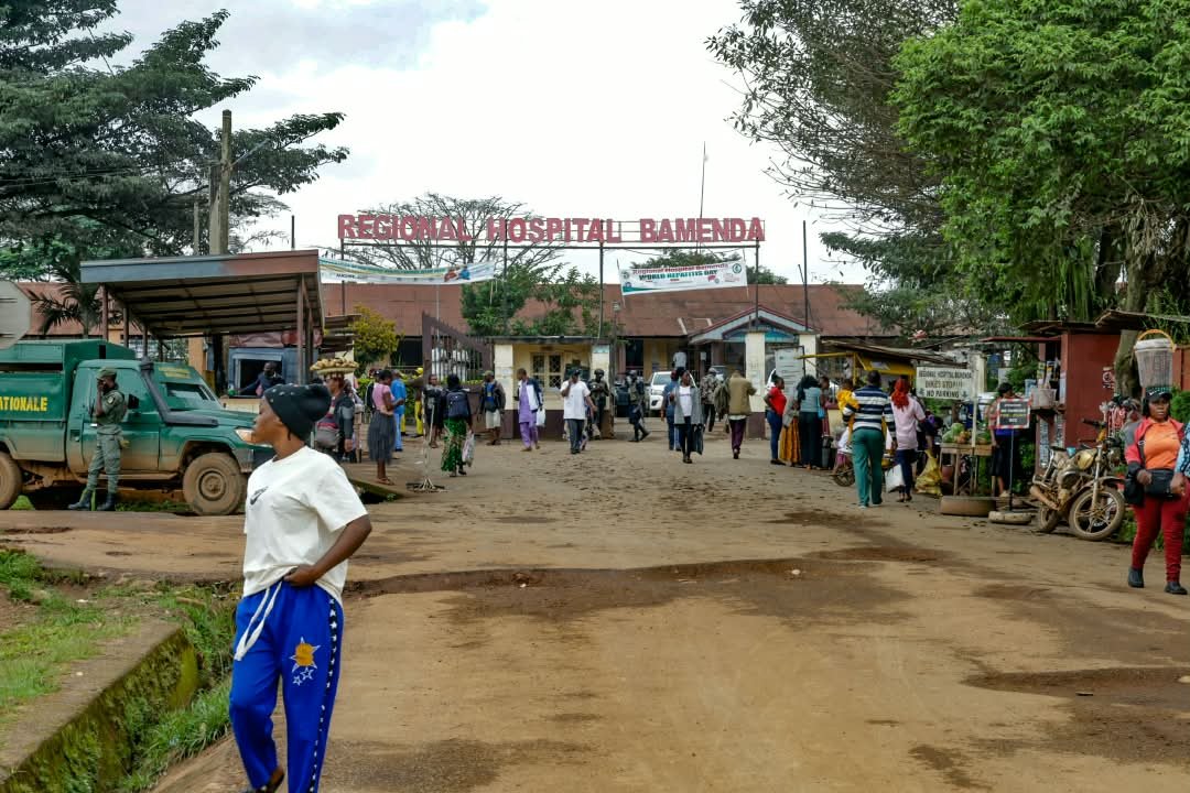 MinatDivcom's tweet photo. After two days of intensive activities in Bamenda, Minister  Atanga Nji Paul today, October 6, 2026, concluded his working visit at the Regional Hospital and delivered presidential support of 200 kits to the maternity ward to breastfeeding &amp; expectant mothers. https://t.co/T05SPsSBWC