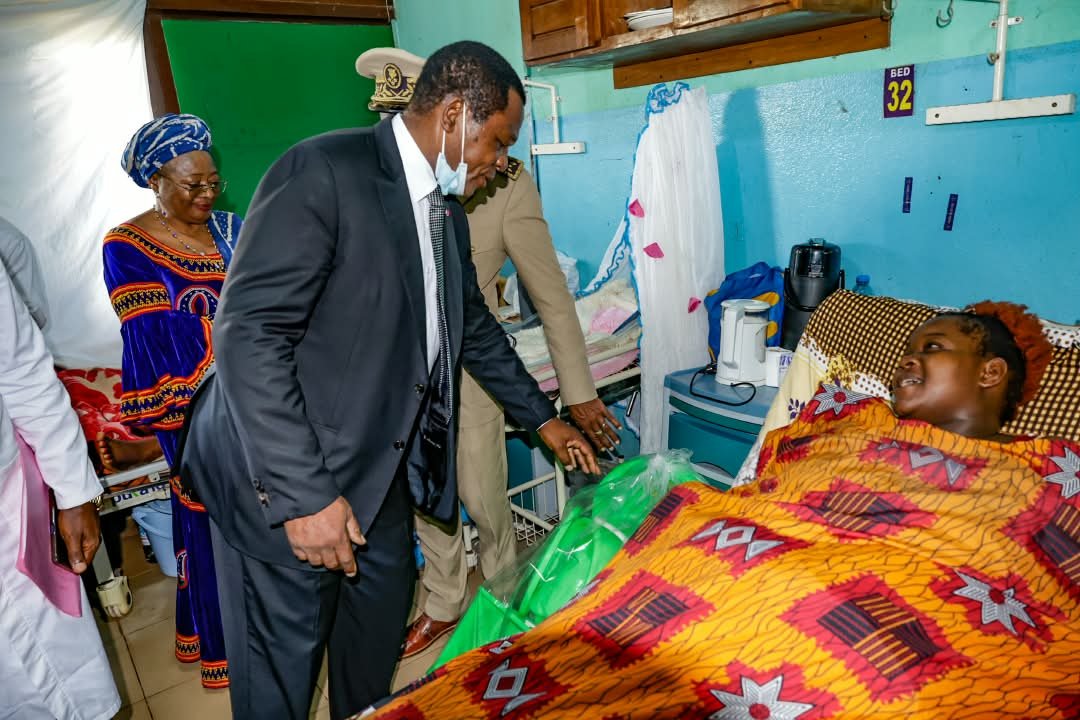 MinatDivcom's tweet photo. After two days of intensive activities in Bamenda, Minister  Atanga Nji Paul today, October 6, 2026, concluded his working visit at the Regional Hospital and delivered presidential support of 200 kits to the maternity ward to breastfeeding &amp; expectant mothers. https://t.co/T05SPsSBWC