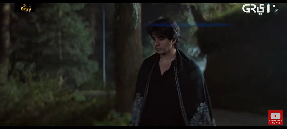 Kaleyriah's tweet photo. The song " sun rey moray piyary saajna" start playing when urooj saw hamza🥹💖 indeed he is piyara 
#raqaas https://t.co/9uGcfmeDd3