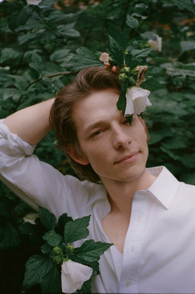 FilmUpdates's tweet photo. Mike Faist photographed by Emma Beiles Howie for @InterviewMag

(https://t.co/u0JiBcp8Ny) https://t.co/GkACt1QoUN