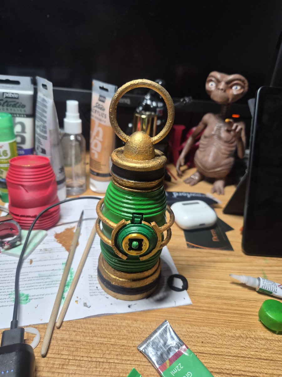 geevader's tweet photo. (WiP) Mini-Green Lantern Lamp build. #lanterns #greenlantern #halhordan #johnstewart #dcu #gvetech https://t.co/MlRYhAkxZY