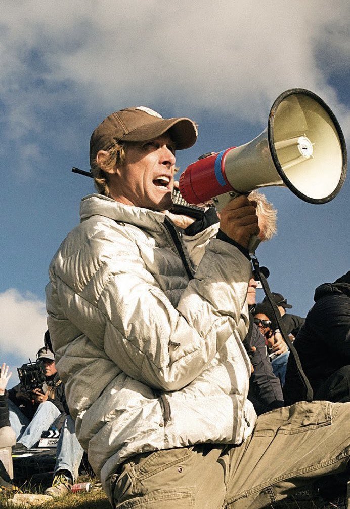 GiulioCine's tweet photo. 💣 Michael Bay está en conversaciones finales para dirigir una nueva película de #TRANSFORMERS https://t.co/HtJPOGqnWe