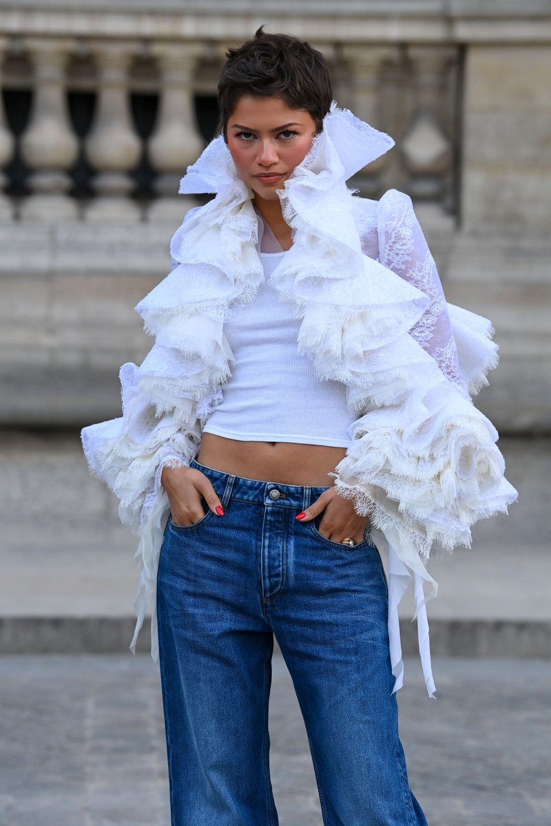 21metgala's tweet photo. Zendaya attends the Louis Vuitton Womenswear Spring/Summer 2027 show. https://t.co/XHTztqjzi6