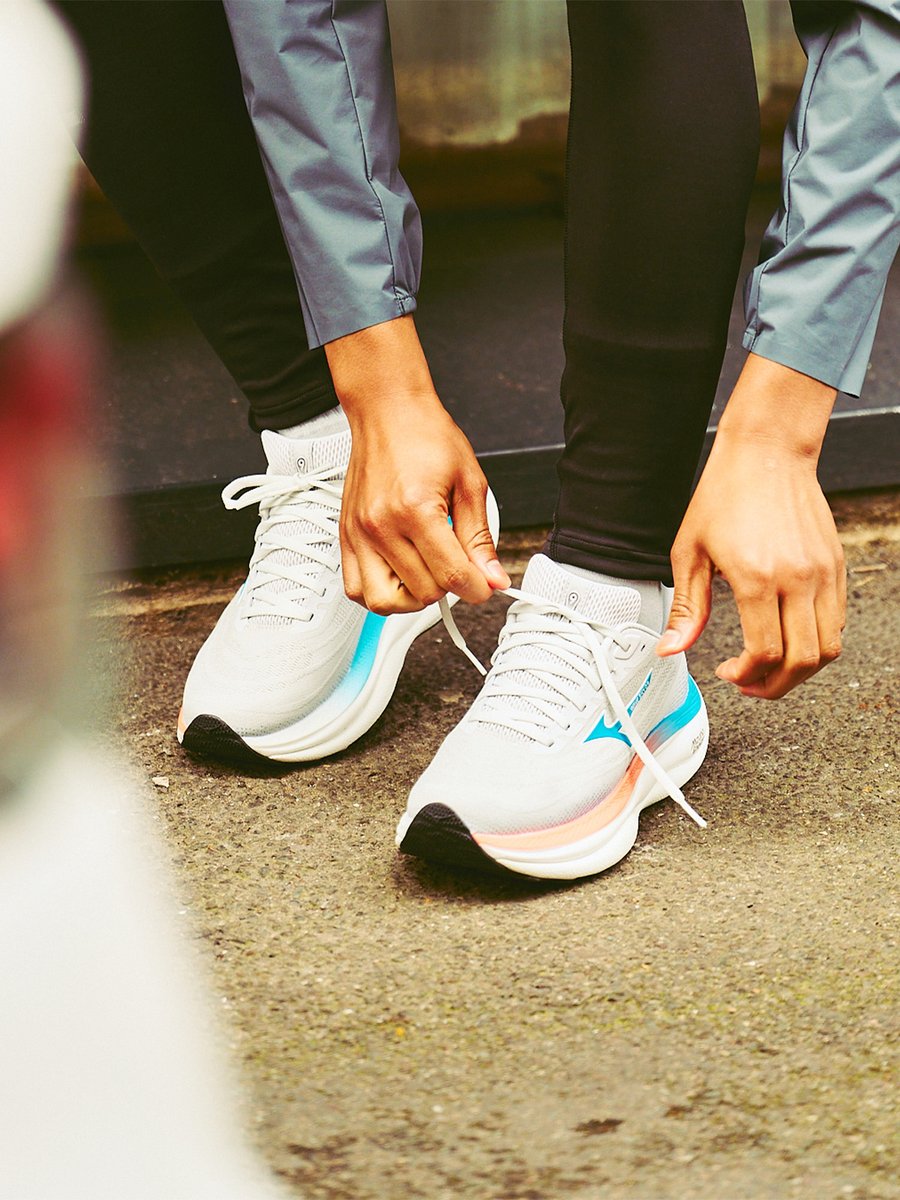 RunningDirectUK's tweet photo. 🏃‍♂️☁️ MIZUNO WAVE SKY 9

Looking for maximum comfort on your daily miles? The Mizuno Wave Sky 9 delivers a soft, smooth and highly cushioned ride designed to make every step feel easier.

#RunningDirect #MizunoRunning #WaveSky9

https://t.co/k230Ypwe6r https://t.co/8f27apsUzI